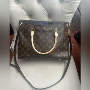 LV. Brown and Tan Monogram Handbag
Not auth